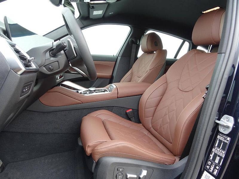 BMW X6 xDrive30d - fotka 2 z 6