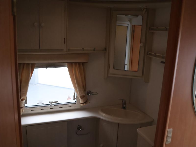 Coachmen Ostatní Caravan VIP 460/2 - fotka 18 z 27