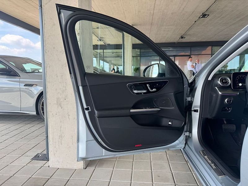 Mercedes-Benz Třídy C 220 d 4MATIC kombi - fotka 9 z 20