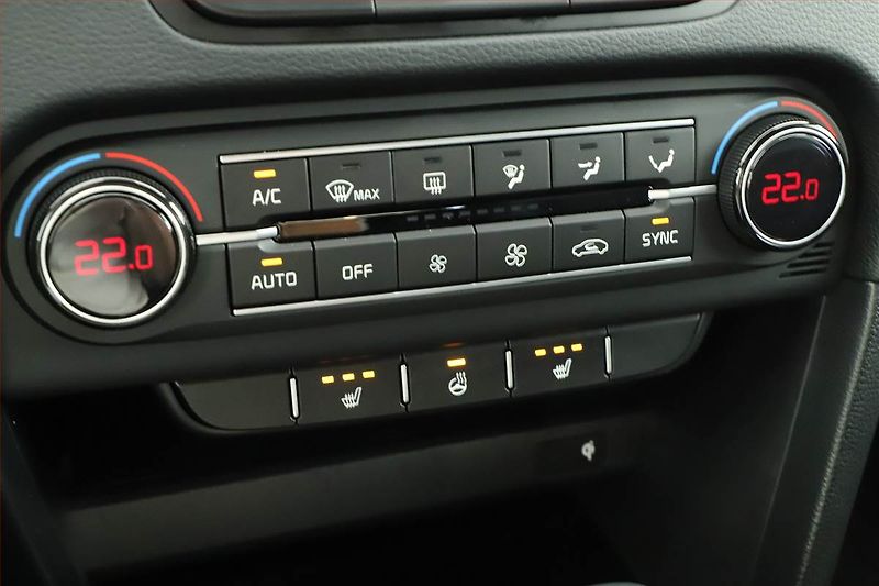 Kia XCeed (2025) 1.6 T-GDI - fotka 12 z 17