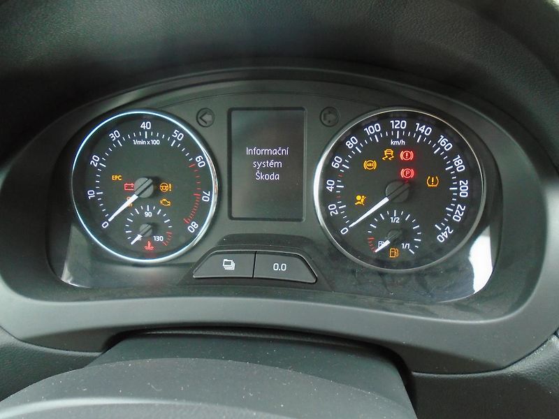 Škoda Rapid 1.2  77 kw servisní historie  - fotka 23 z 50