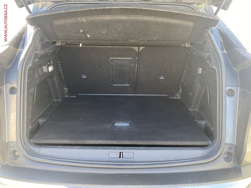 Peugeot 3008 (2019) 2.0 HDi, GT, AT, LED, navi - fotka 7 z 18