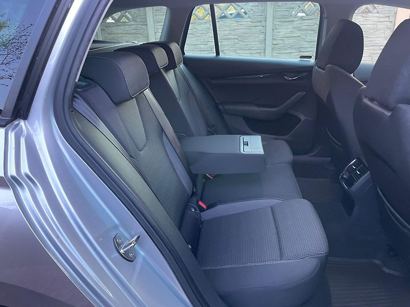 Škoda Octavia 1.5TSi 1.MAJ ČR NEBOUR. ZÁRUKA - fotka 15 z 20