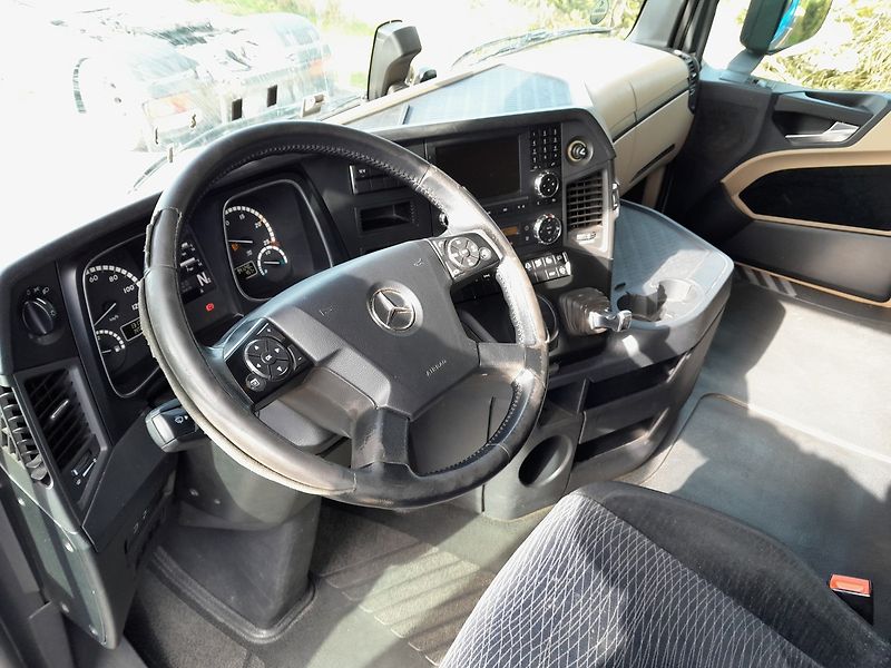 Mercedes-Benz Actros 1848 ADR Retarder - fotka 27 z 39