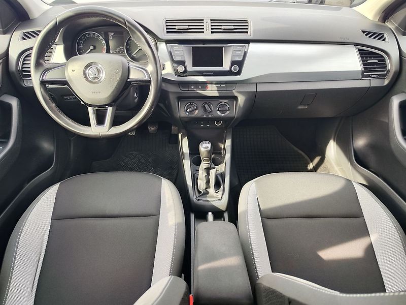 Škoda Fabia 1.4 TDi/66kW Ambition - fotka 11 z 25