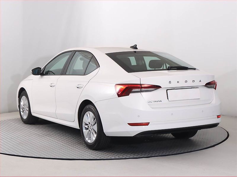 Škoda Octavia (2023) Ambition 1.5 TSI - fotka 4 z 20