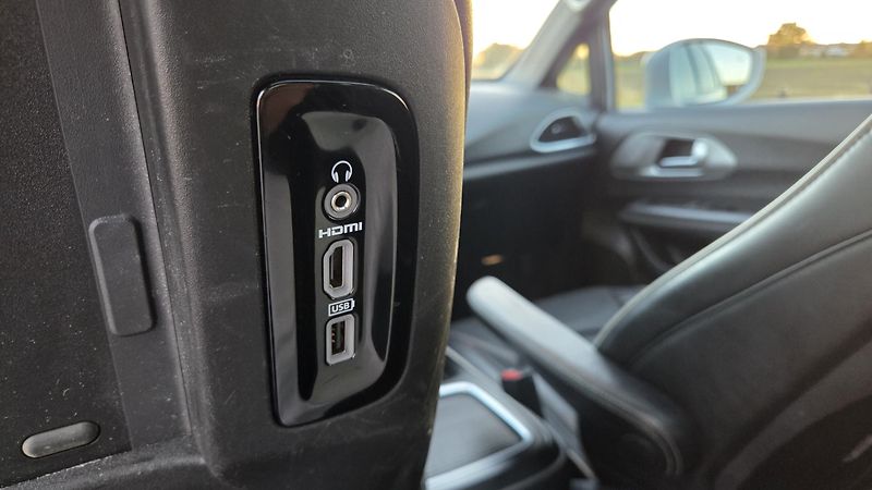 Chrysler Pacifica 3,6L 211 kW,Limited 7 míst,LPG - fotka 44 z 48