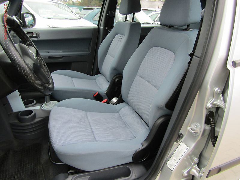 Mitsubishi Colt (2004) 1.1i, TZ - fotka 9 z 14