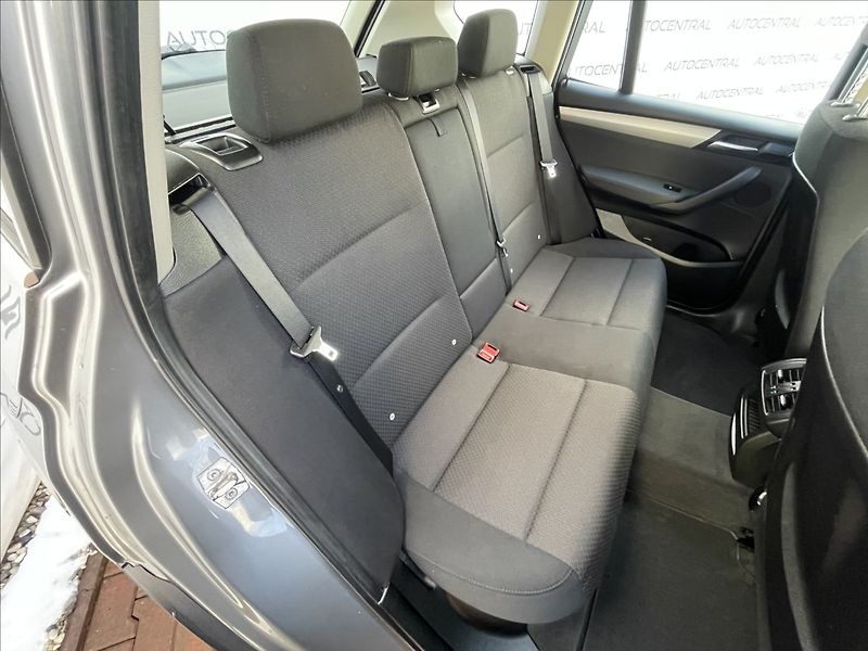 BMW X3 2,0 D XDrive,135kW,STK 1/28,se - fotka 23 z 24