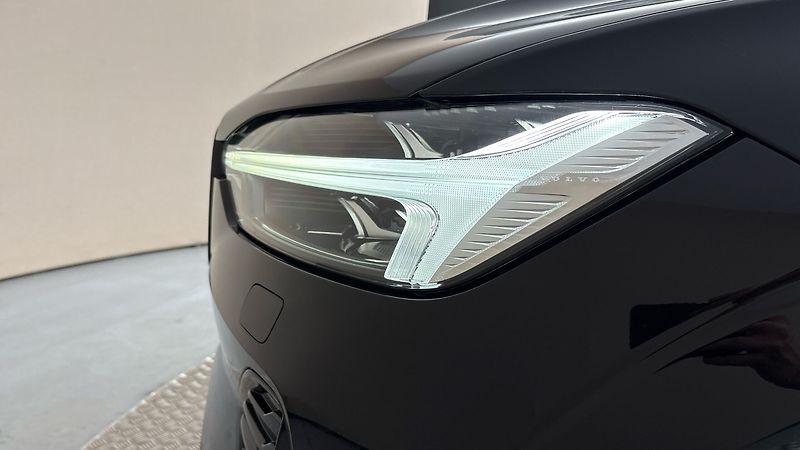 Volvo XC60 2.0 T8 AUT AWD Ultra Dark - fotka 18 z 36