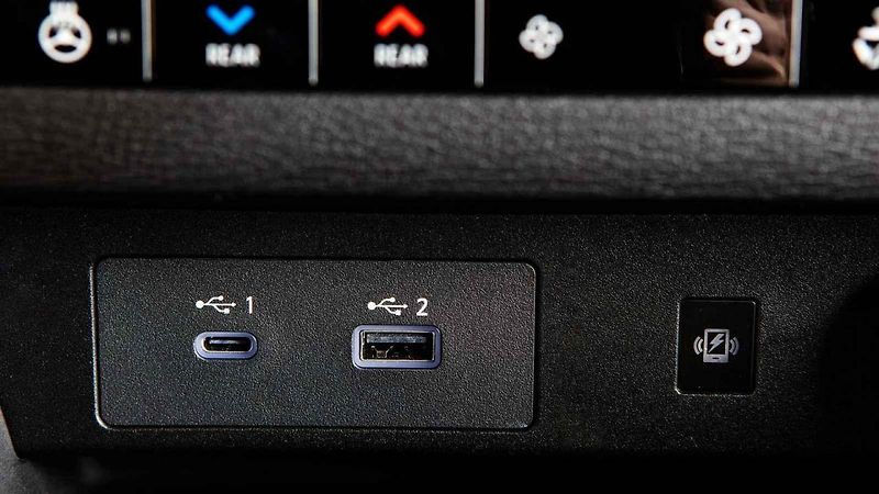 Mitsubihshi Outlander nové generace vstupuje na český trh.