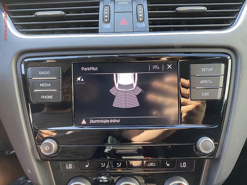 Škoda Octavia (2020) 1.6TDI, ČR, Ambition, AC - fotka 17 z 17