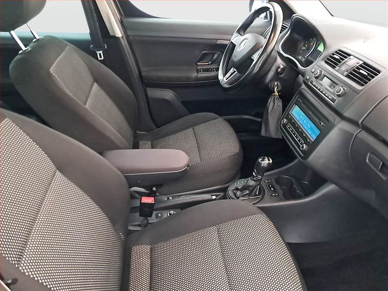 Škoda Roomster (2014) Scout 1.2 TSI, Automat - fotka 9 z 16