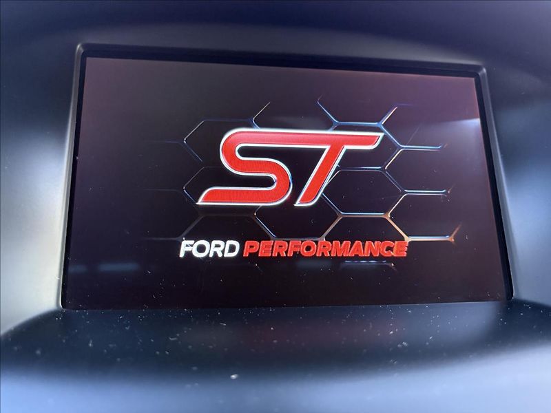 Ford Focus 2,0 TDCi ST 136kW Xen,Šíbr,Nav - fotka 17 z 46