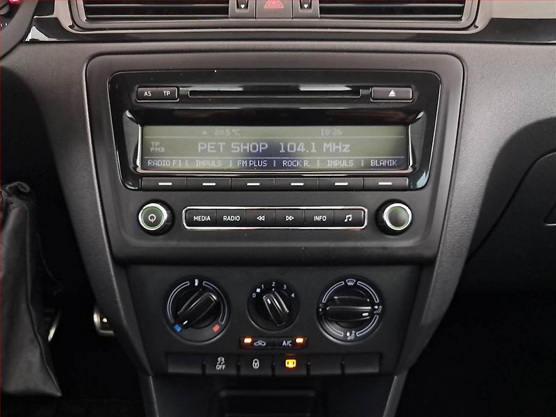 Škoda Rapid (2014) Spaceback 1.2 TSI, Xenony - fotka 12 z 18