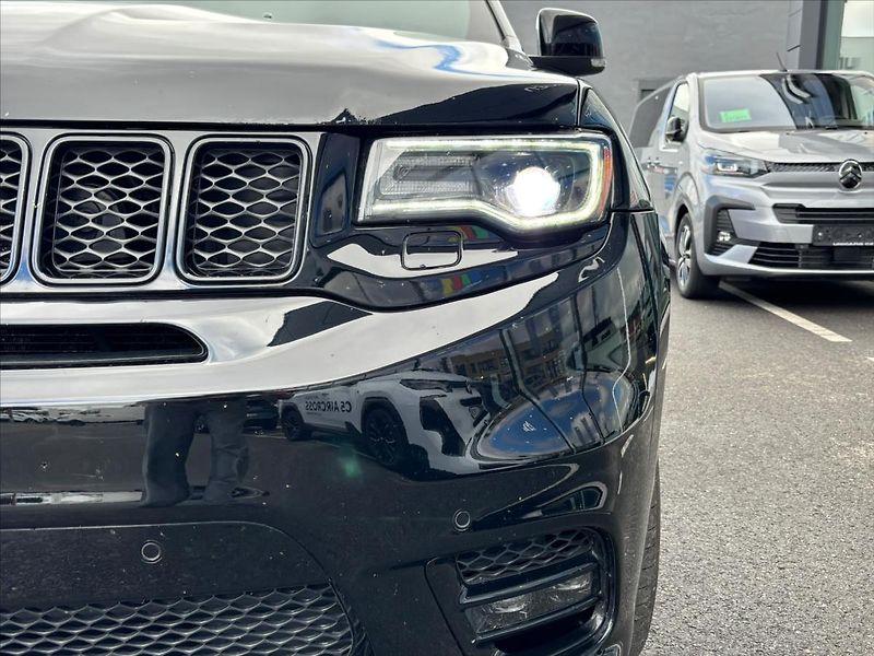 Jeep Grand Cherokee 6,4 SRT  6,4 V8 Hemi - fotka 9 z 30