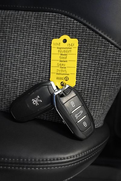 Peugeot 5008 1.6 E-THP ALLURE AUT. - fotka 32 z 32