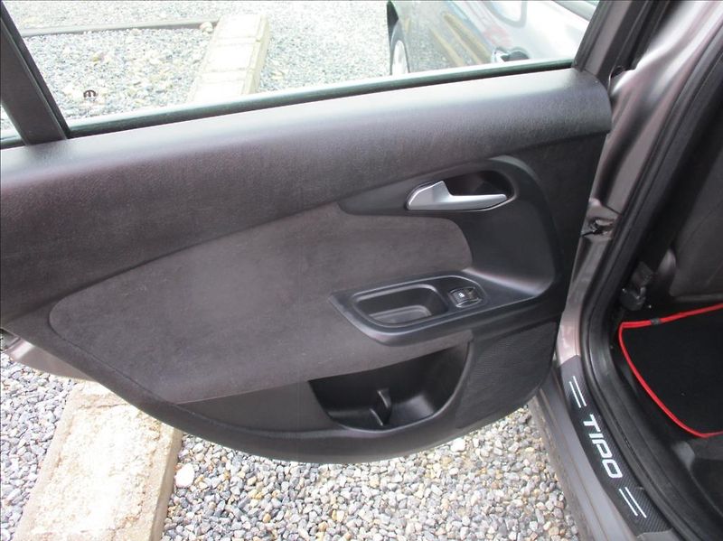 Fiat Tipo 1,4 i 16V, digiklima,Zamluven - fotka 16 z 40