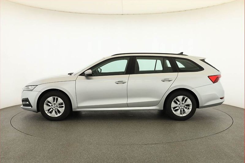Škoda Octavia (2022) Ambition 2.0 TDI, ČR,1.maj - fotka 3 z 16