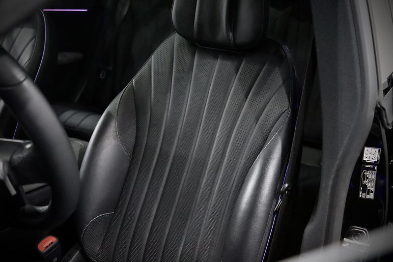 Mercedes-Benz EQS 450 4Matic AMG Line - fotka 13 z 36