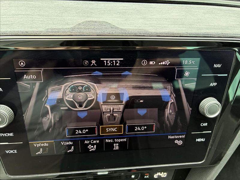 Volkswagen Passat 2,0 PANORAMA,WEBASTO,TAŽNÉ - fotka 25 z 28