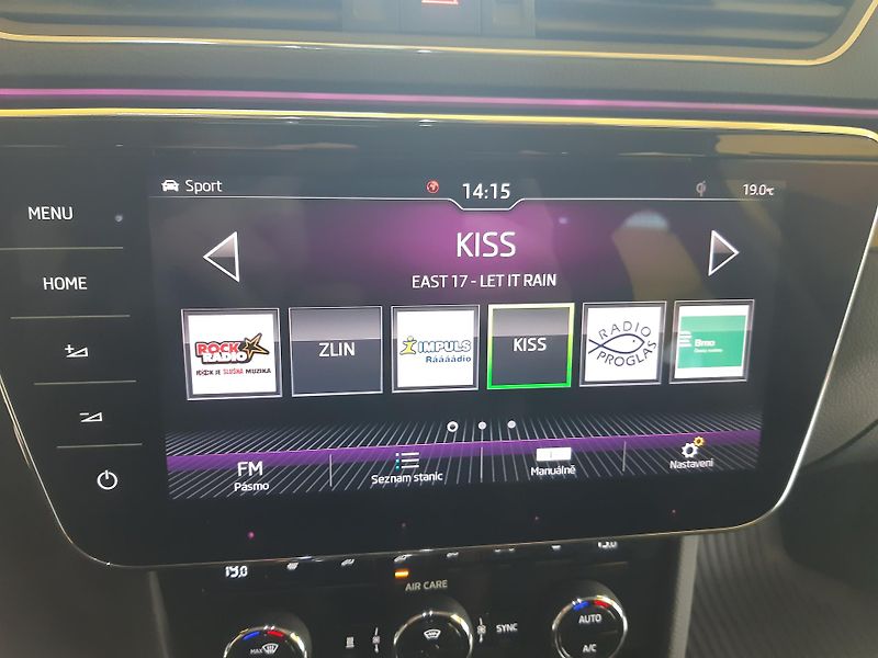 Škoda Superb 2.0 TSI COMBI L&K DSG 4x4    - fotka 12 z 29