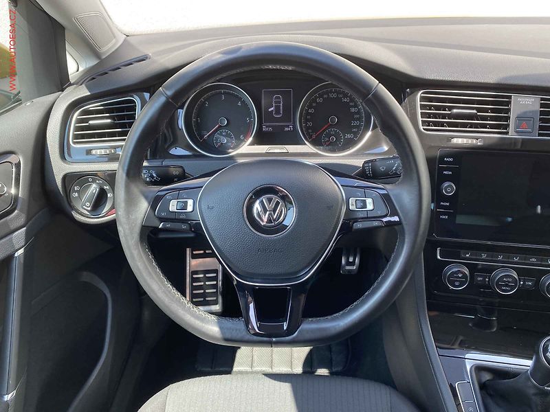 Volkswagen Golf (2017) 2.0 TDi, Sound, navi - fotka 11 z 17