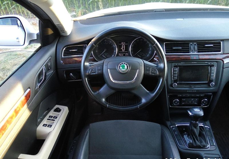Škoda Superb (2009) ČRbezkorozeEleganceDSG - fotka 9 z 20