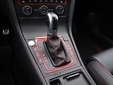 Volkswagen Golf 2,0 TSI GTI 180kW Performance - náhled 21
