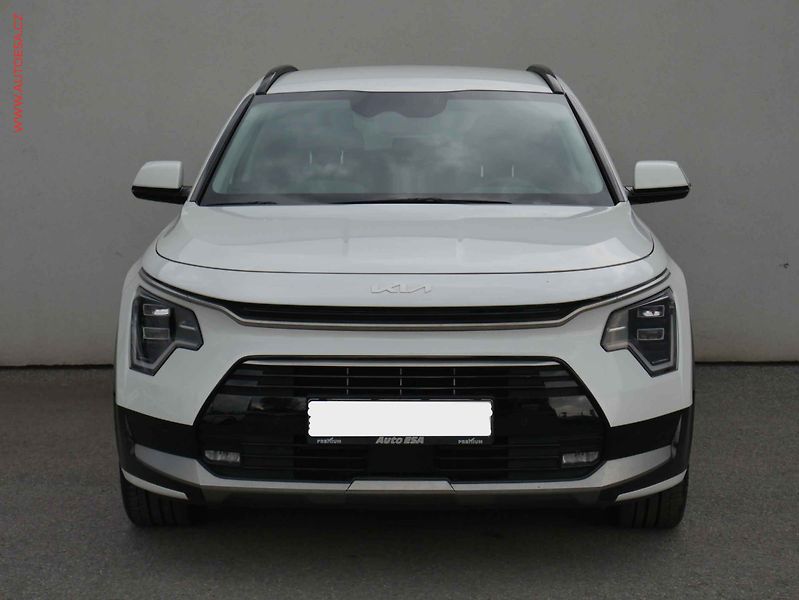 Kia Niro (2022) 1.6 GDi HEV, ČR, AT, LED - fotka 2 z 24