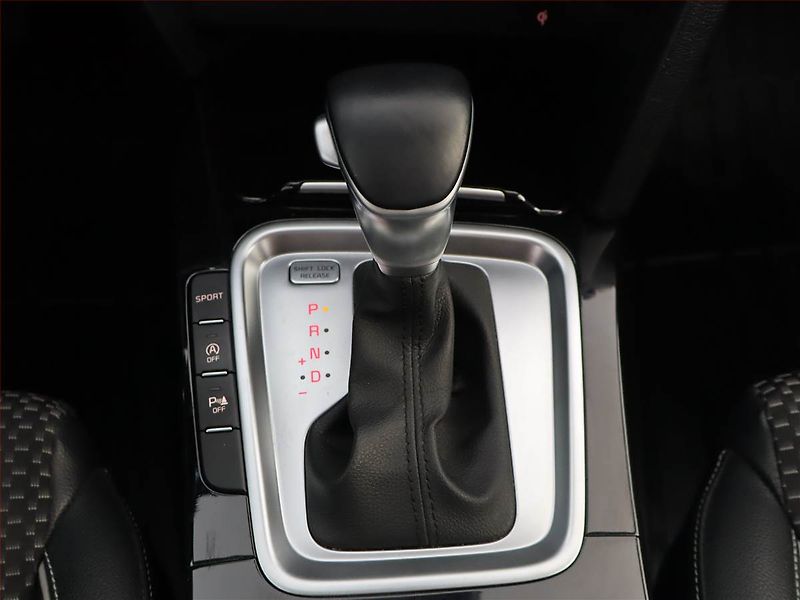 Kia XCeed (2020) 1.4 T-GDI, Automat, Serv.kniha - fotka 13 z 25