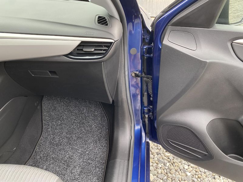 Opel Corsa 1.2i 75PS LIFE NAVI ALU 88TKM! - fotka 129 z 158