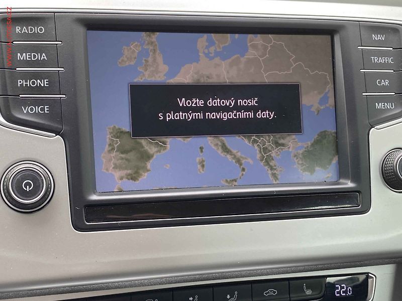 Volkswagen Passat (2015) 2.0 TDi, AC, TZ, park.čidla - fotka 16 z 18