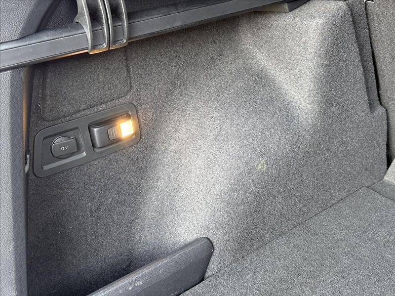 Škoda Karoq 1,6 TDI DSG / LED / záruka - fotka 17 z 34