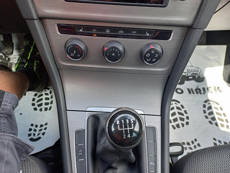 Volkswagen Golf (2014) 1.6TDi 77kW - fotka 17 z 20