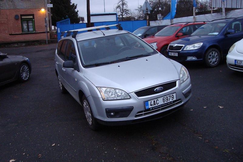 Ford Focus (2007) 1.6i,ČR,Pravid.serv.STK 5/2027 - fotka 9 z 54