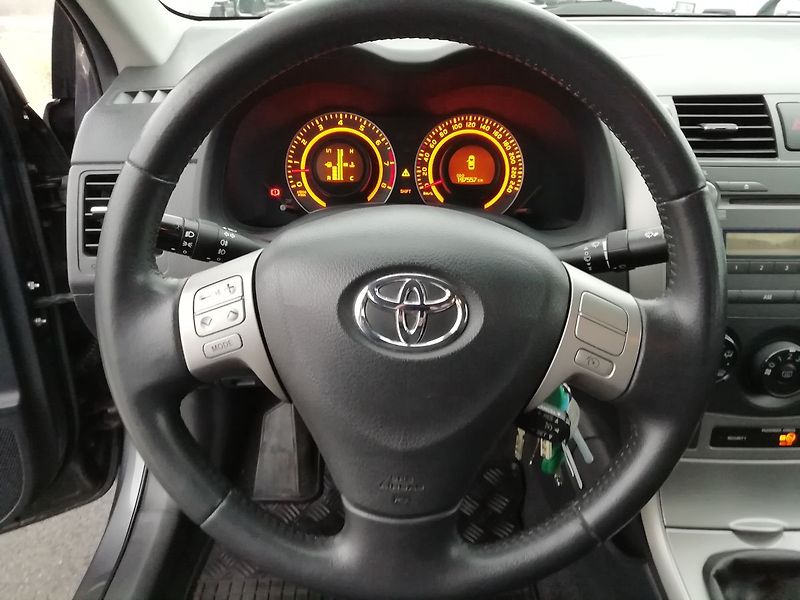 Toyota Corolla 1,6 Valvematic Sol 97 kW - fotka 8 z 14