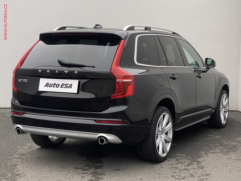 Volvo XC90 (2016) 2.0 D, Momentum, AT - fotka 4 z 20