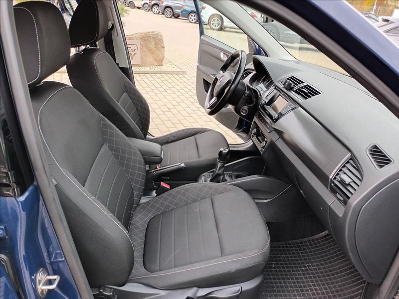 Škoda Fabia 1,0 TSI,81KW,DIGIKLIMA,TEMPOMA - fotka 20 z 35