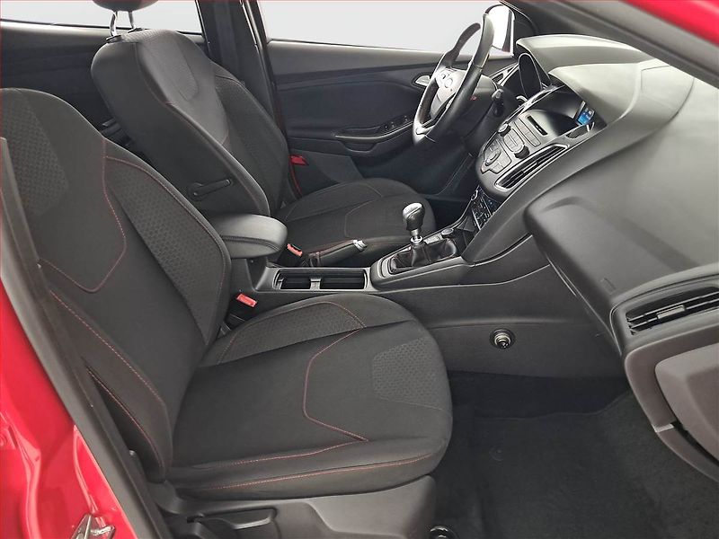 Ford Focus (2017) 1.5 EcoBoost, Serv.kniha, Navi - fotka 9 z 19