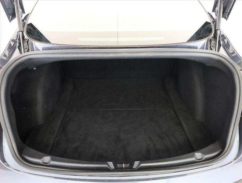 Tesla Model 3 (2019) Long Range 4WD 78kWh, SoH 85% - fotka 18 z 21
