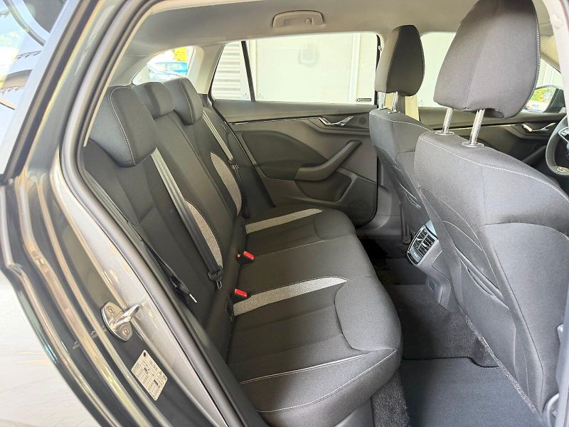 Škoda Scala (2025) Selection 1.0 TSI / 85 kW M6 - fotka 22 z 25