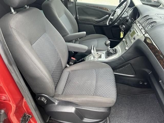 Ford Galaxy 2,0TDCi Ghia 7míst - fotka 50 z 54