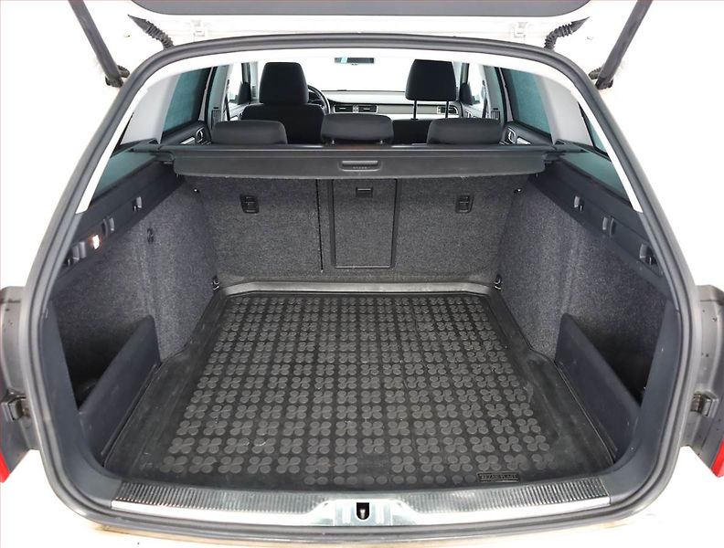 Škoda Superb (2014) 2.0 TDI, Serv.kniha, Navi - fotka 18 z 19