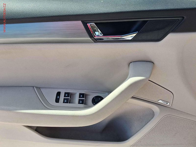 Škoda Superb (2015) 2.0 TDi, ČR, Style - fotka 11 z 24