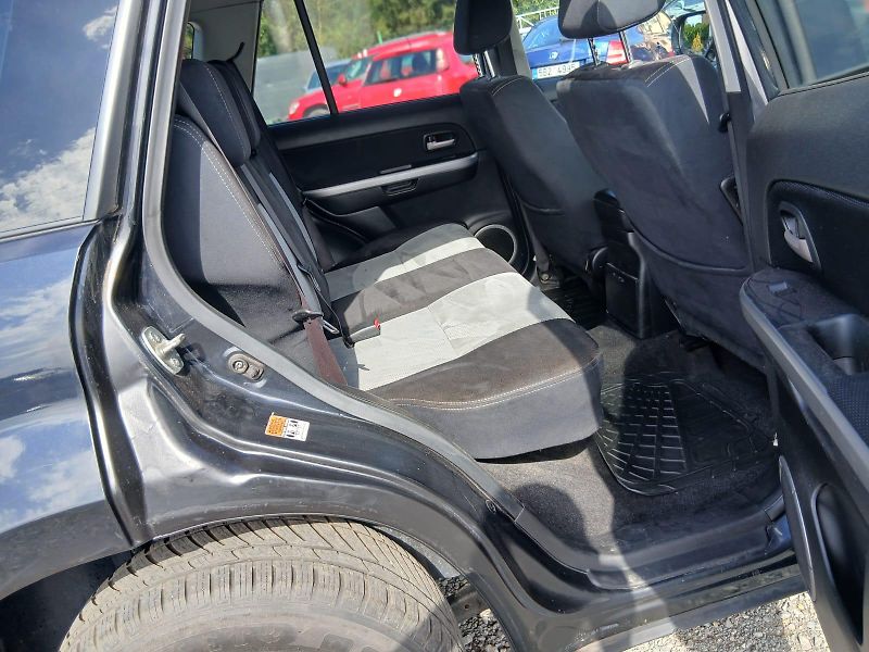 Suzuki Grand Vitara 1.9 DDiS, 4x4, nové rozvody - fotka 37 z 39