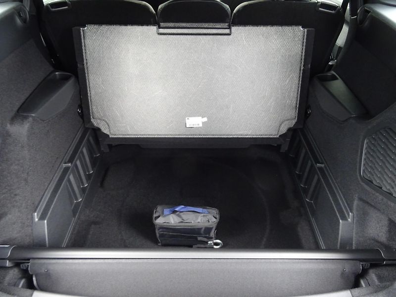 Peugeot 5008 (2026) BUSINESS 145k e-DCS6 5MÍST - fotka 14 z 42