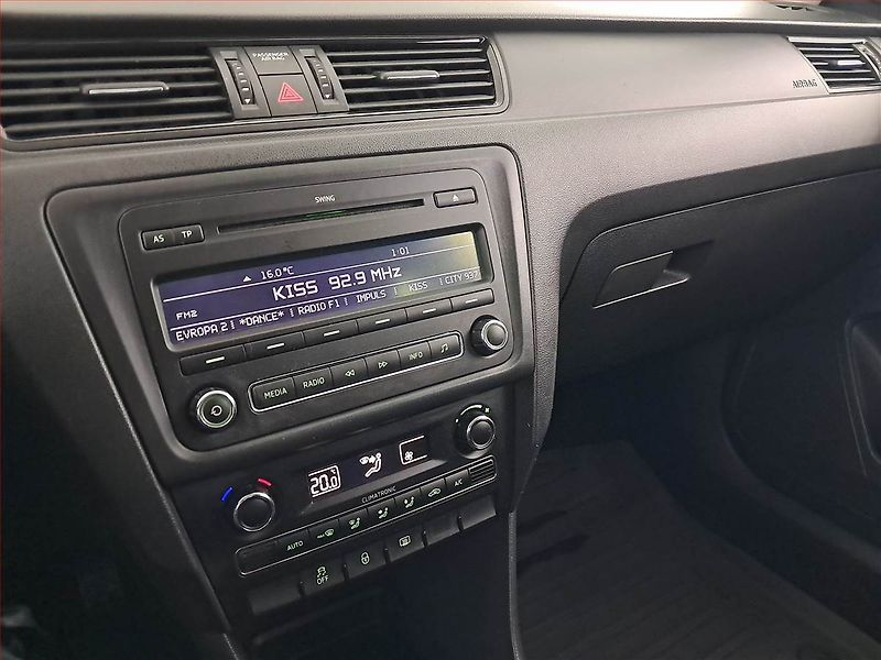 Škoda Rapid (2013) Ambition 1.2 TSI, Serv.kniha - fotka 12 z 17