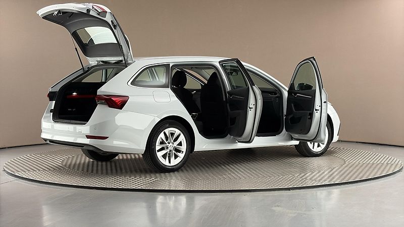 Škoda Octavia 2.0 TDI Style Combi - fotka 6 z 28