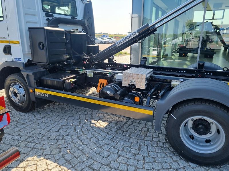 MAN TGL 12.220 KONTEJNER 8T - fotka 18 z 49